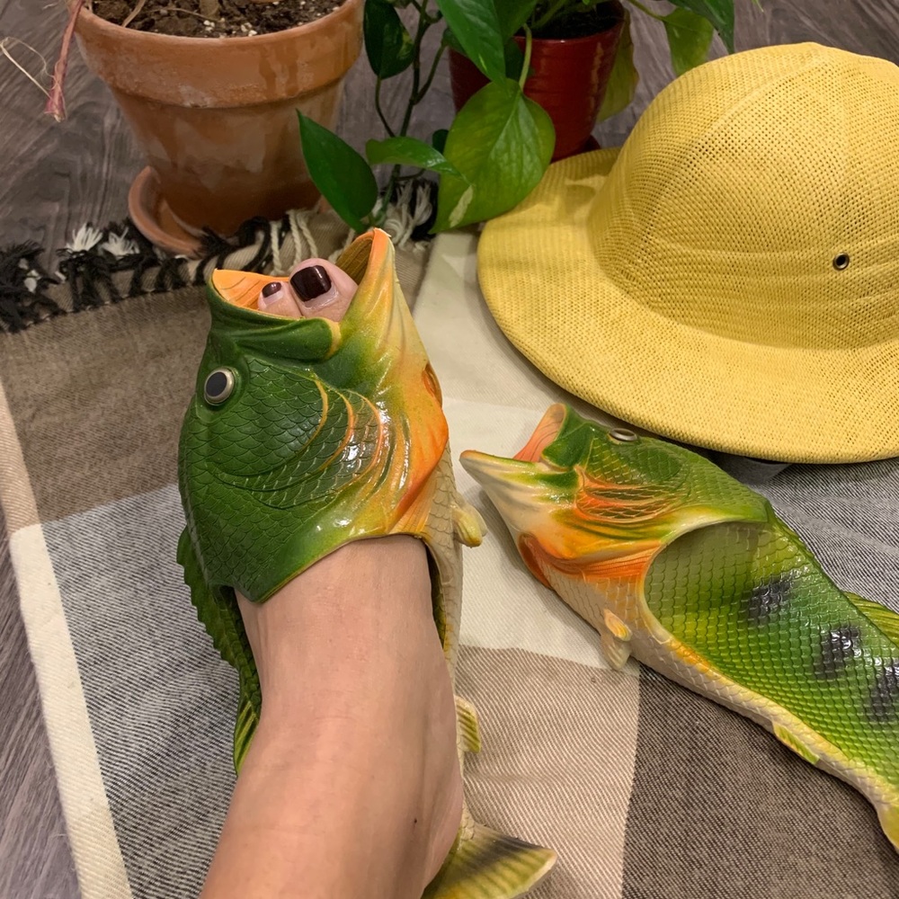 Fish shoes - Picture 2 of 5